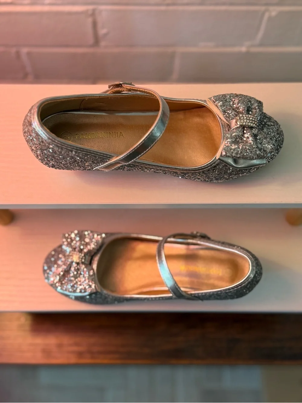 NWOT Girls Silver Glitter Bow Princess Heels Dress Shoes Size 2
